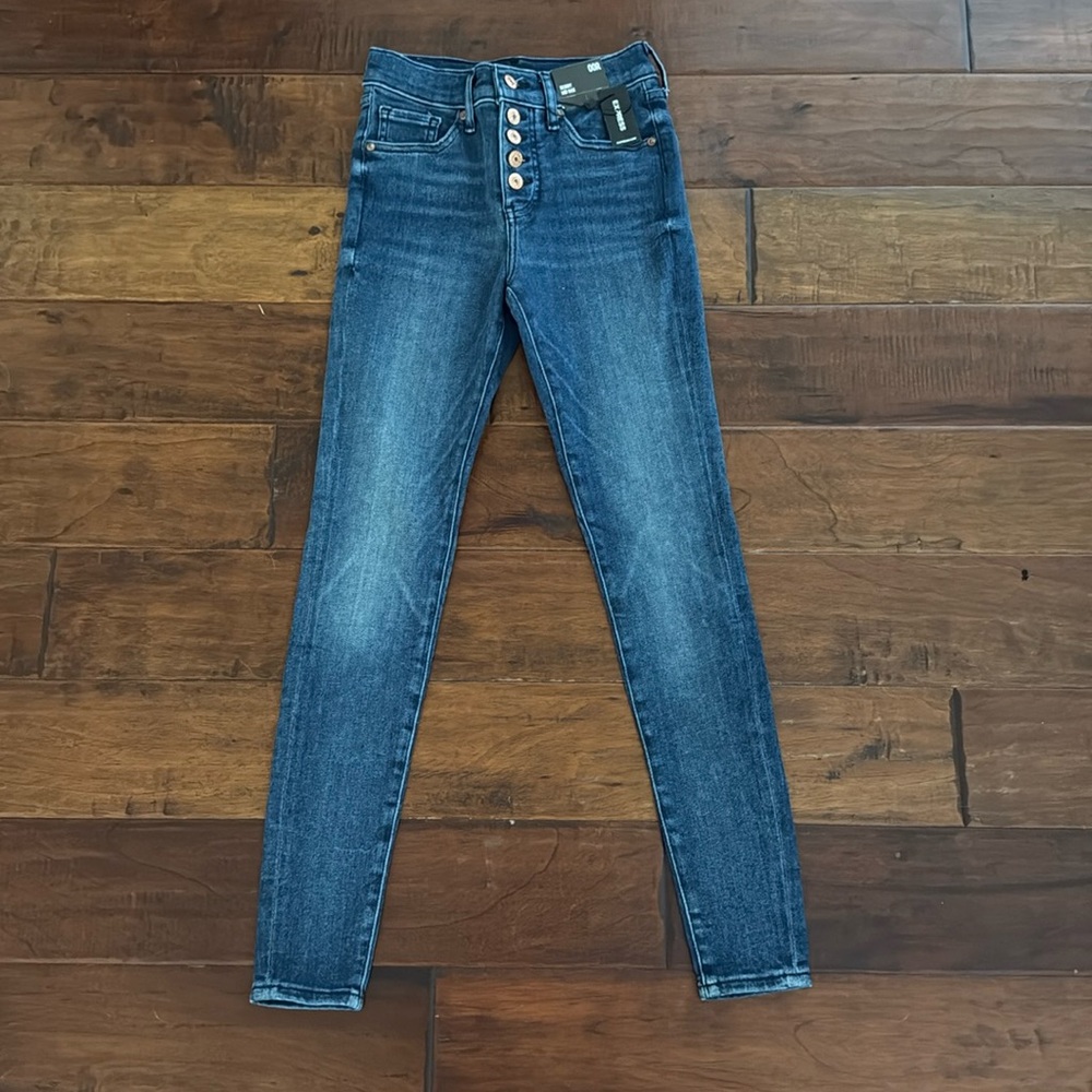 NWT Express Skinny Mid Rise. 00R